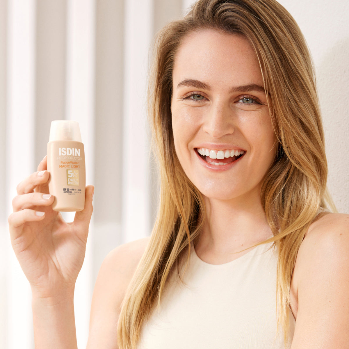 isdin fusion water color light spf50