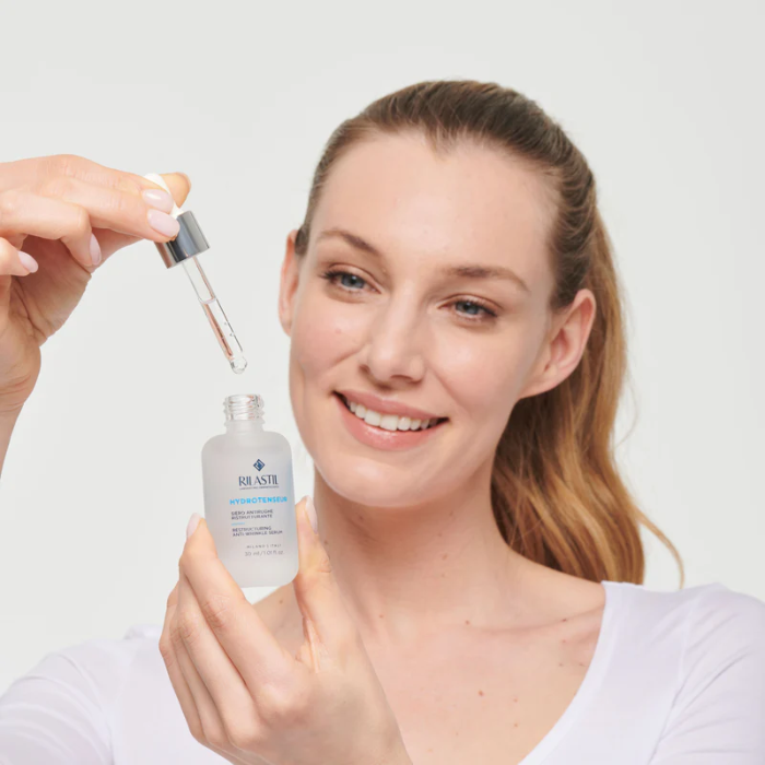 Rilastil Hydrotenseur Siero Antirughe Ristrutturante Con Acido Ialuronico 30ml